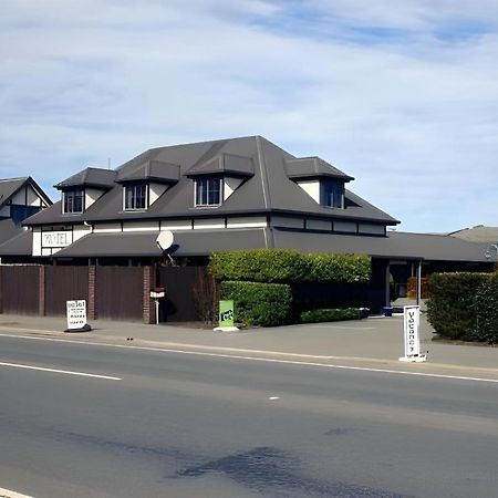 Aston Court Motel Бленхайм Екстериор снимка