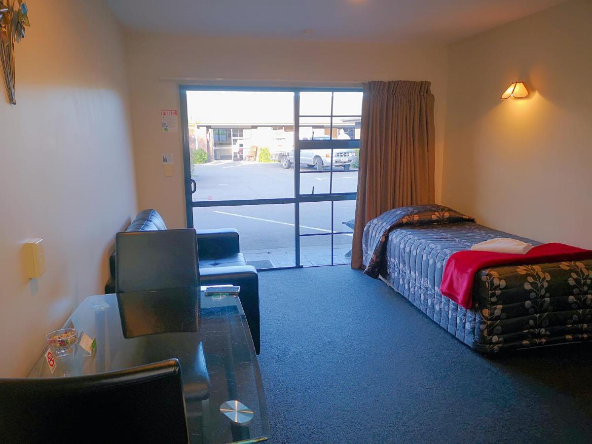 Aston Court Motel Бленхайм Екстериор снимка
