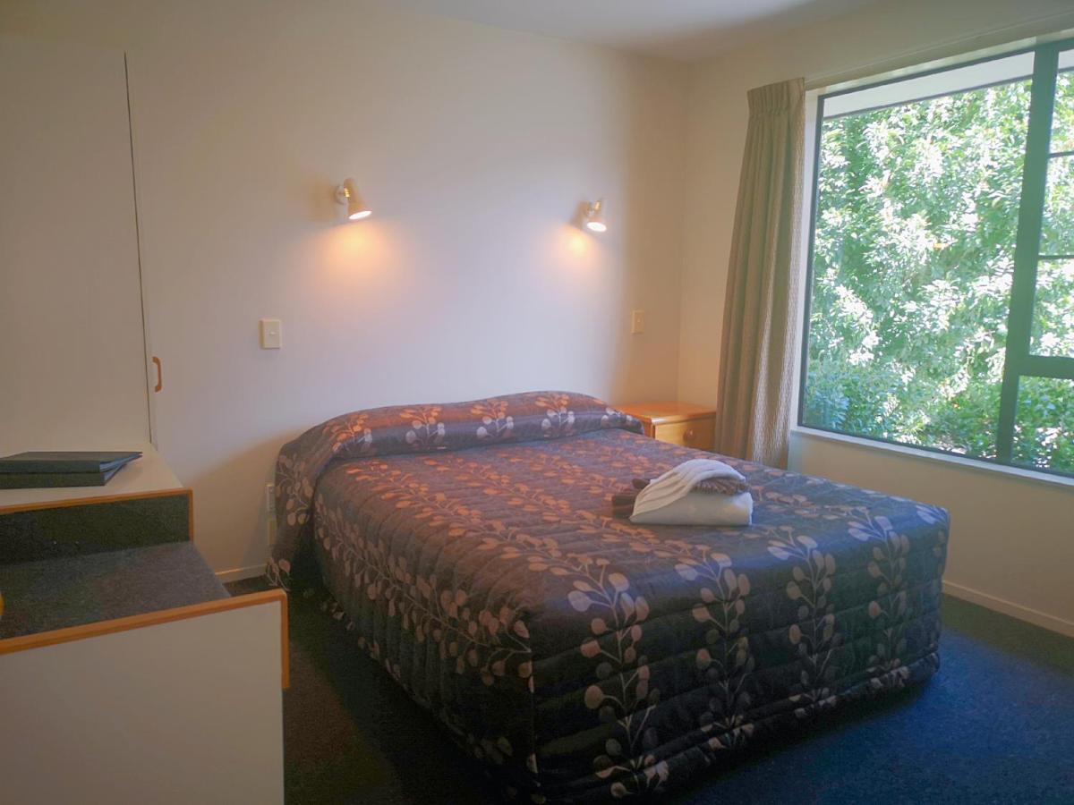 Aston Court Motel Бленхайм Екстериор снимка