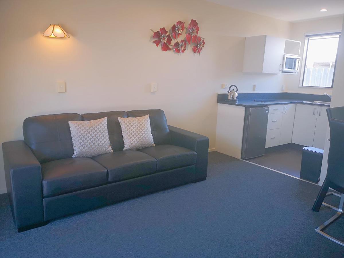 Aston Court Motel Бленхайм Екстериор снимка