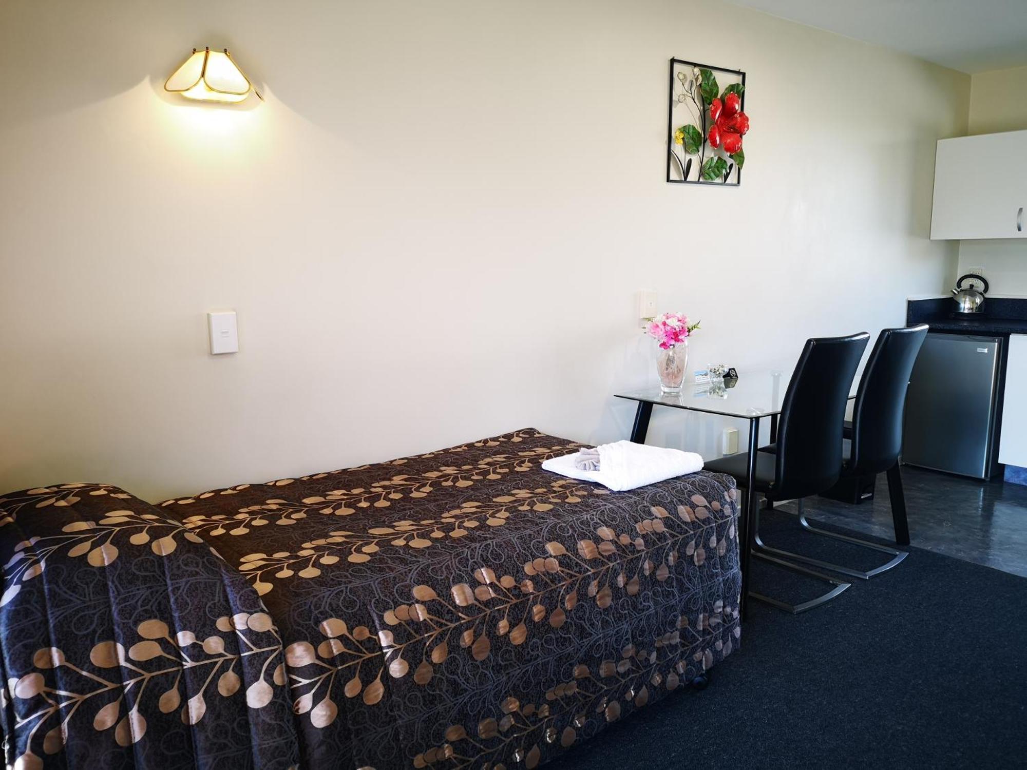 Aston Court Motel Бленхайм Екстериор снимка